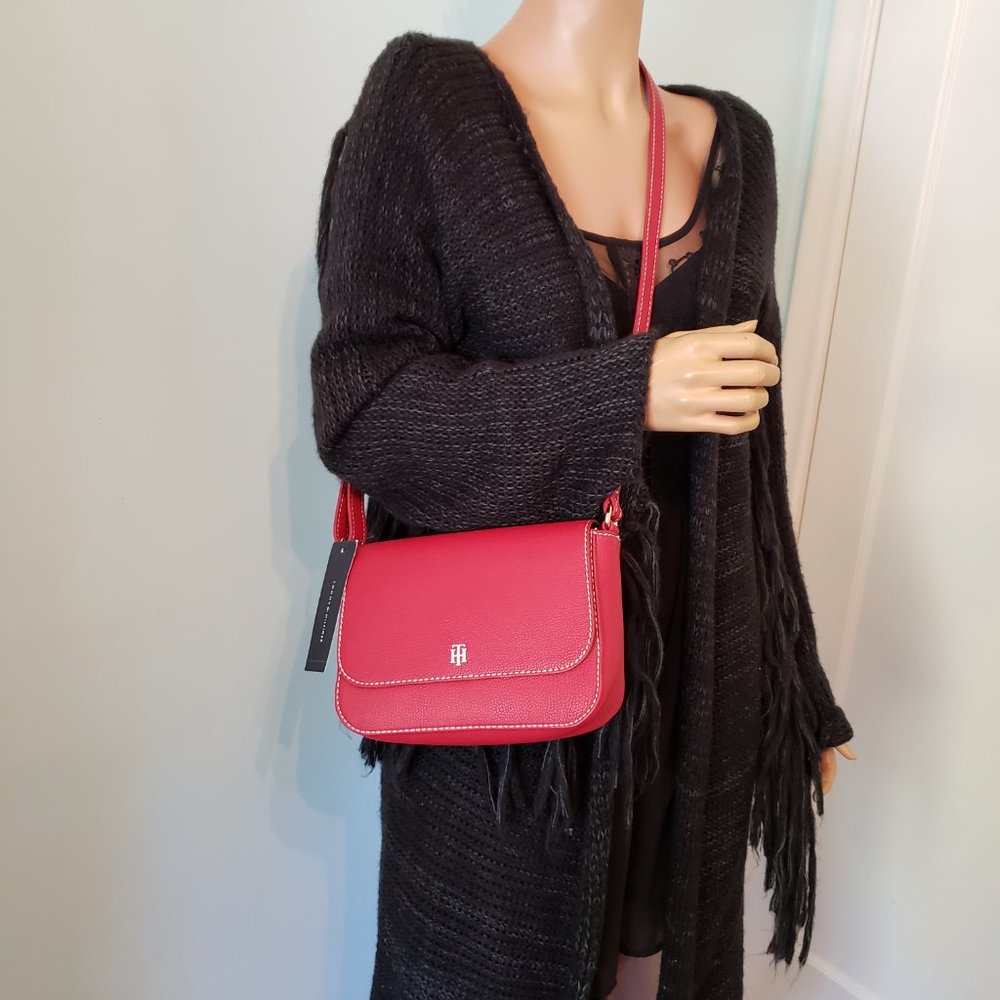 NWT Tommy Hilfiger Red Shoulder Bag. - Picture 6 of 16
